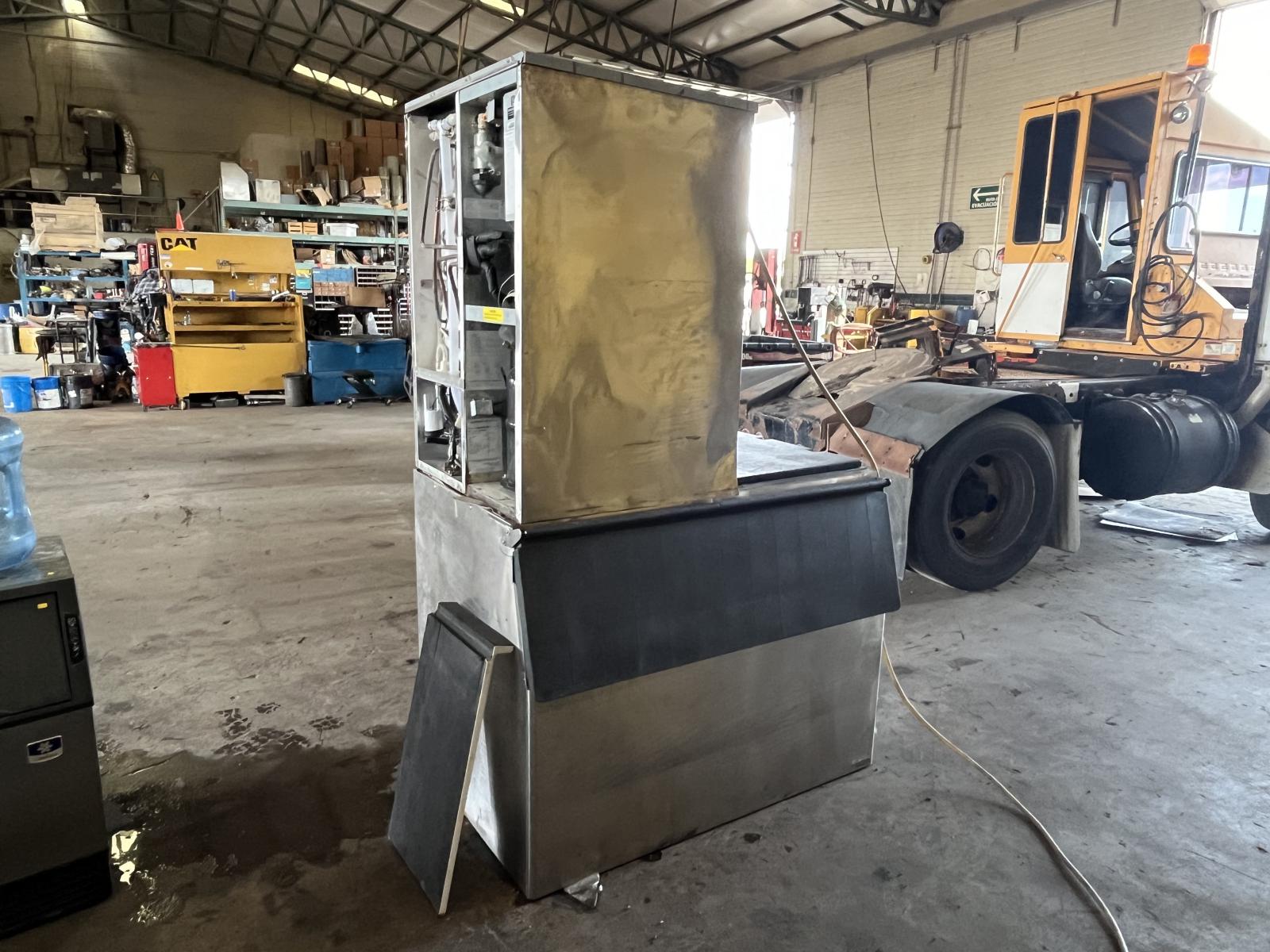 ./imagenes/INVOICE/2019/17912/MAQUINA PARA HACER HIELO HOSHIZAKI KM-1300MAH (11).JPG